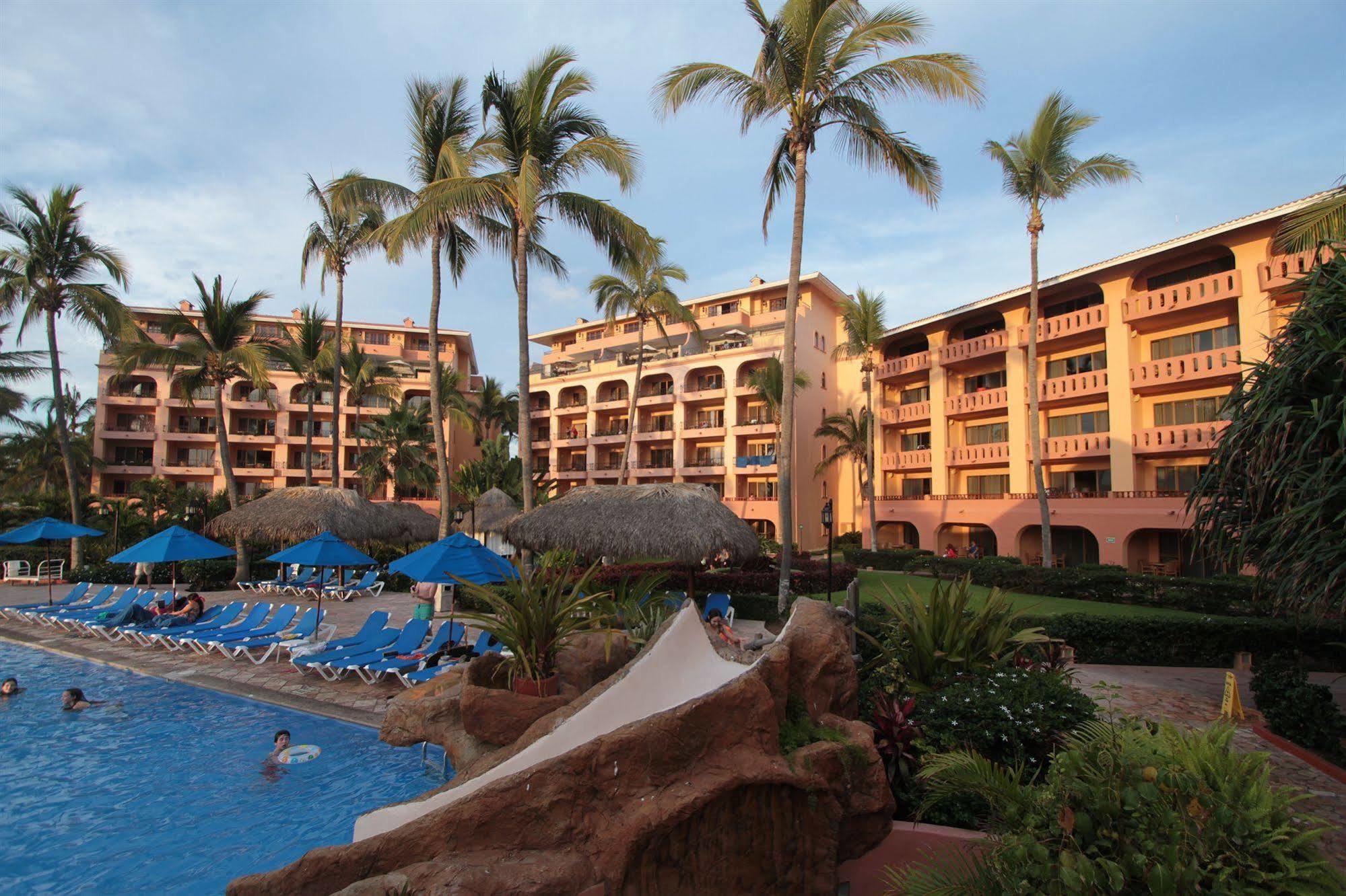 Torres Mazatlan Hotel Exterior photo