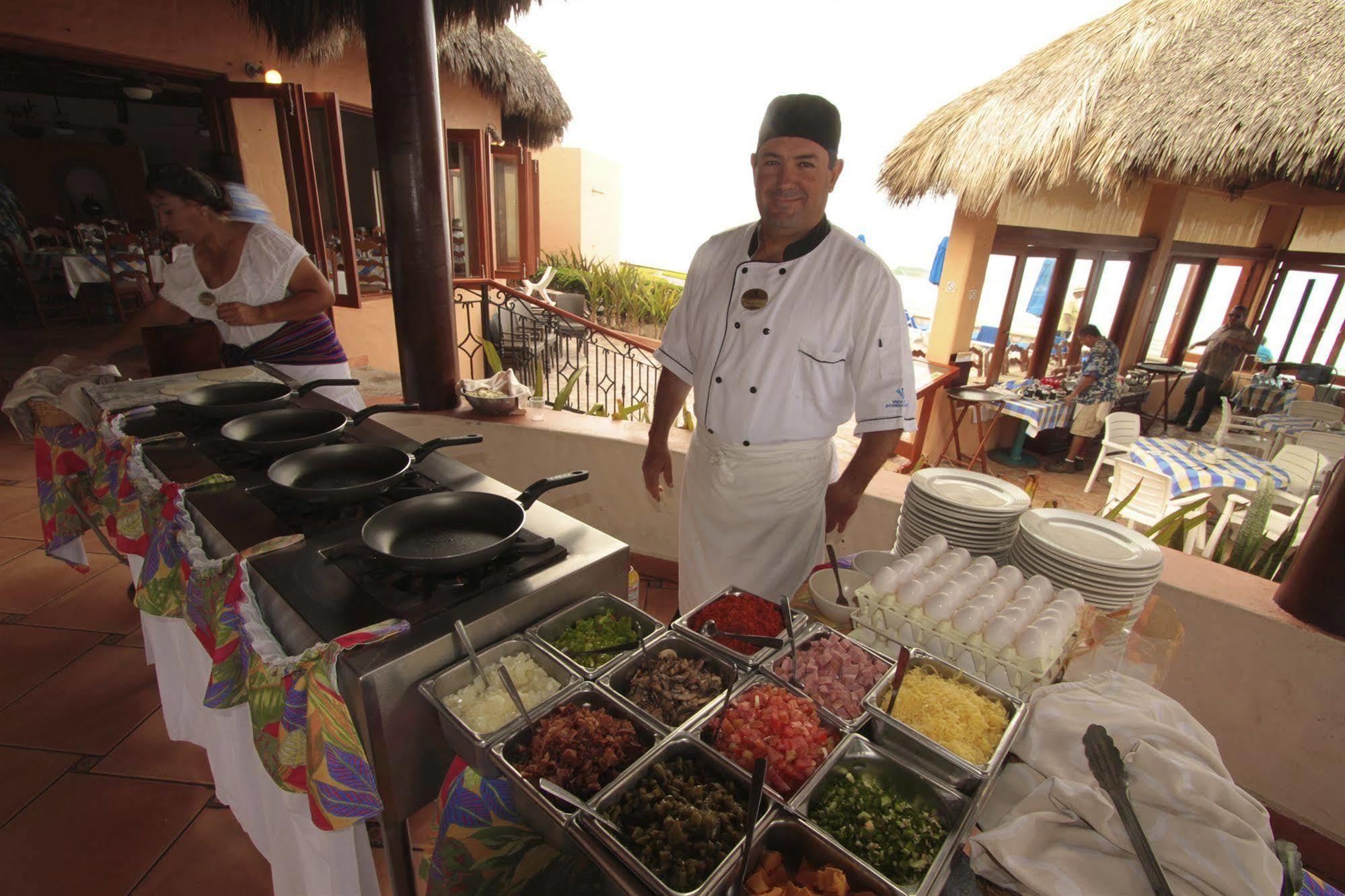 Torres Mazatlan Hotel Exterior photo
